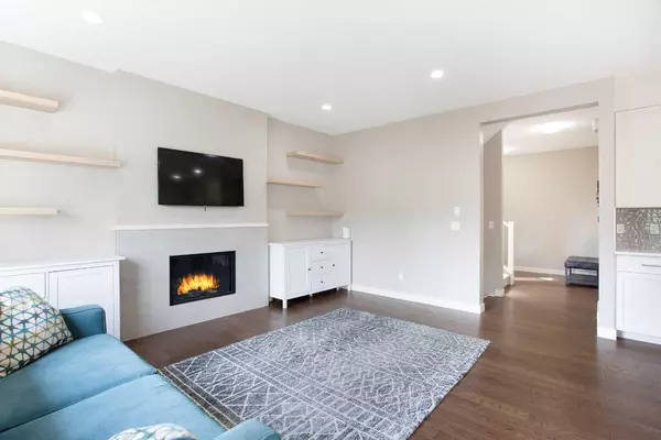 Calgary, AB T2X 2J3,111 Walden HTS Southeast