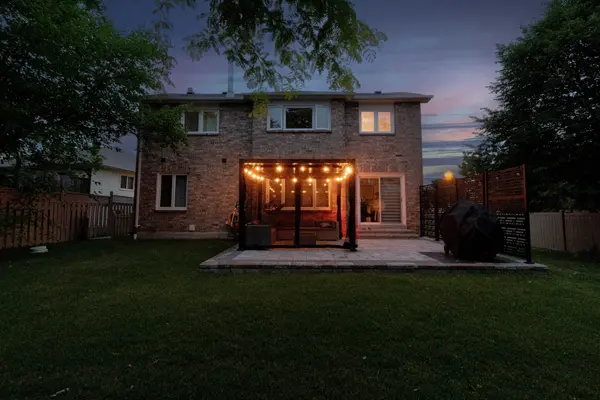 East Gwillimbury, ON L0G 1M0,87 Royal Amber CRES