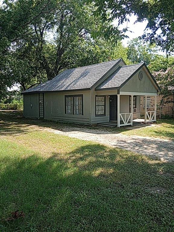 105 SW Front Street, Edgewood, TX 75117