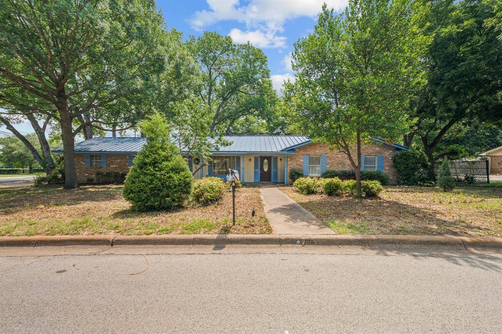 Grapevine, TX 76051,305 Bluebonnet Drive