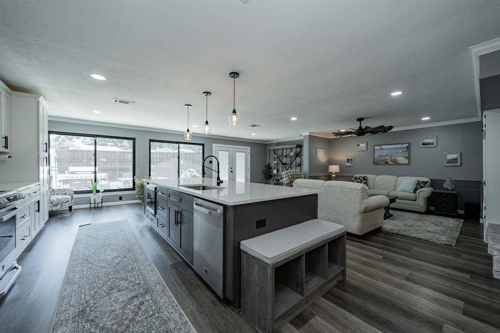 Grand Prairie, TX 75052,733 Greenhill Lane