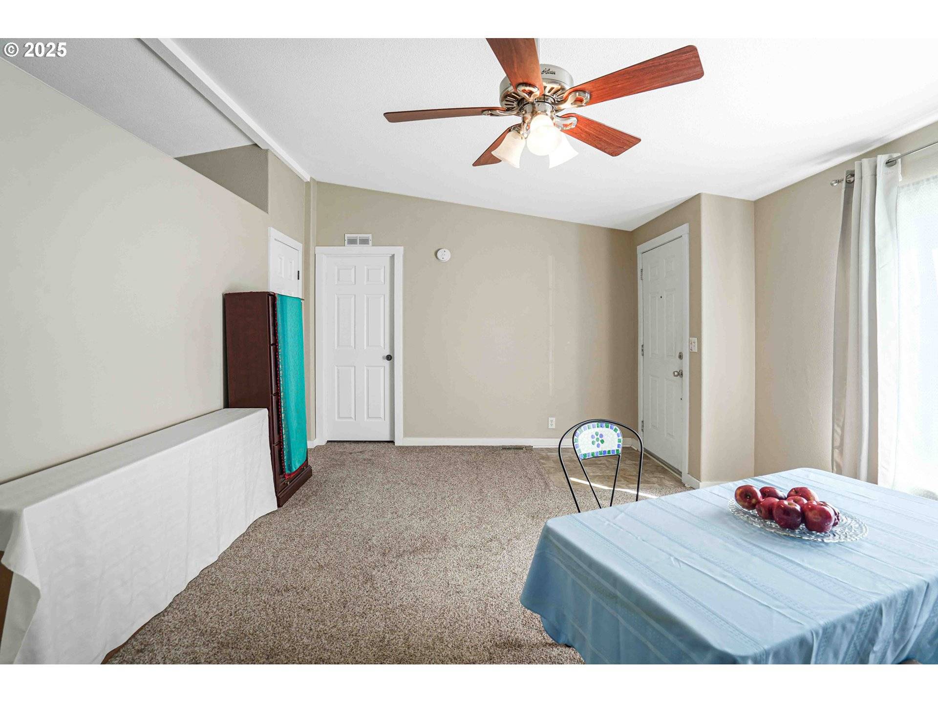 Silverton, OR 97381,1015 OAK ST #109