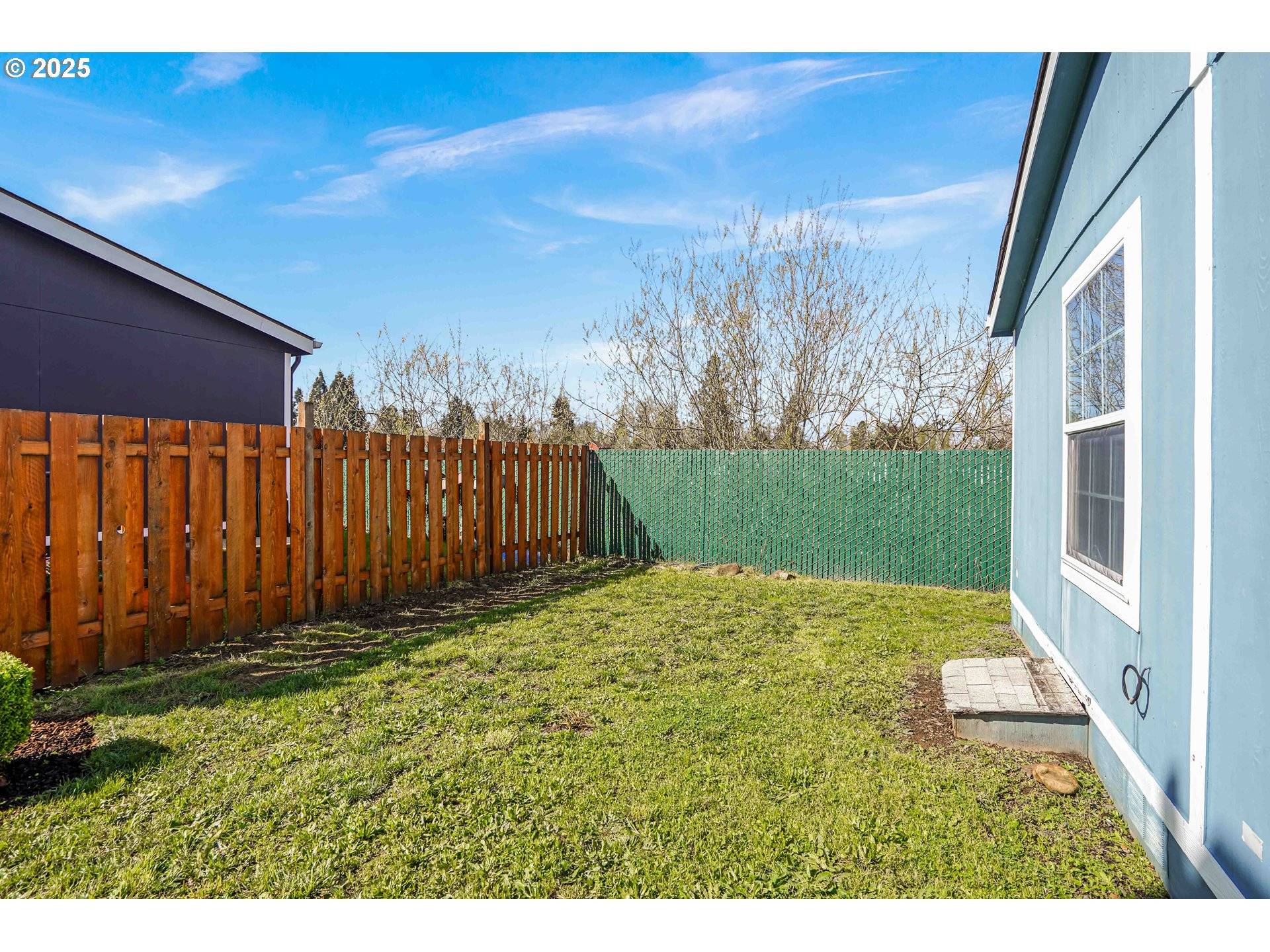 Silverton, OR 97381,1015 OAK ST #109
