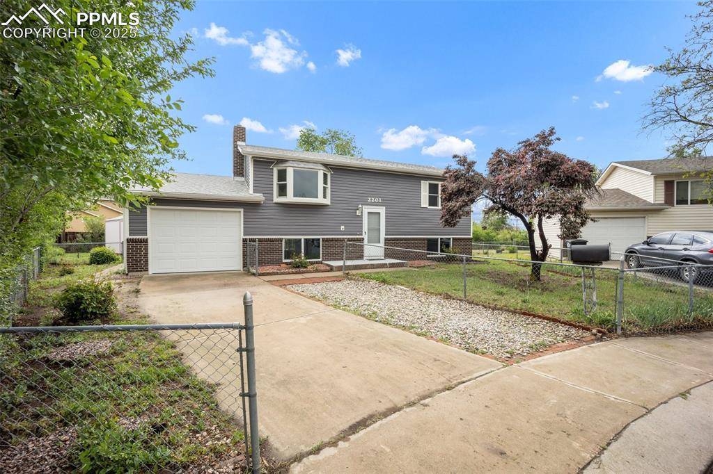 Colorado Springs, CO 80910,2201 Sonoma DR