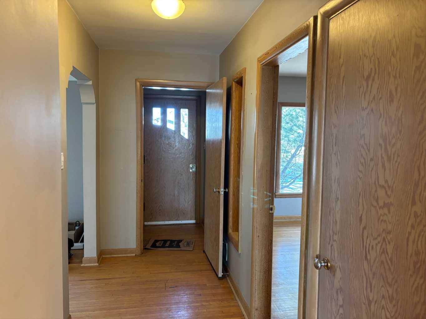 Calgary, AB T2M 4C8,2111 Halifax CRES NW