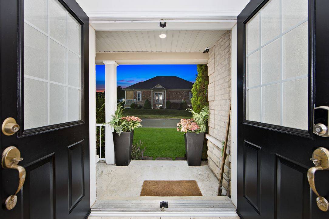 Oshawa, ON L1K 2W7,847 Greenleaf CIR E