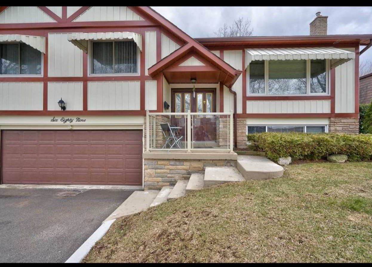 Burlington, ON L7L 5B9,689 Catalina CRES