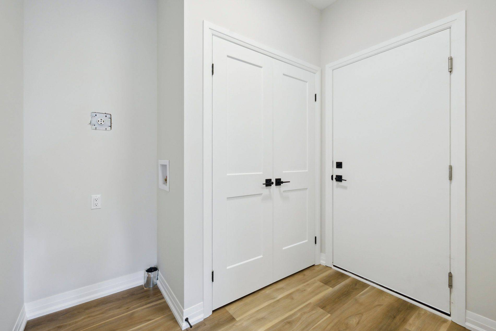 Thorold, ON L2V 5B9,300 Richmond ST #1