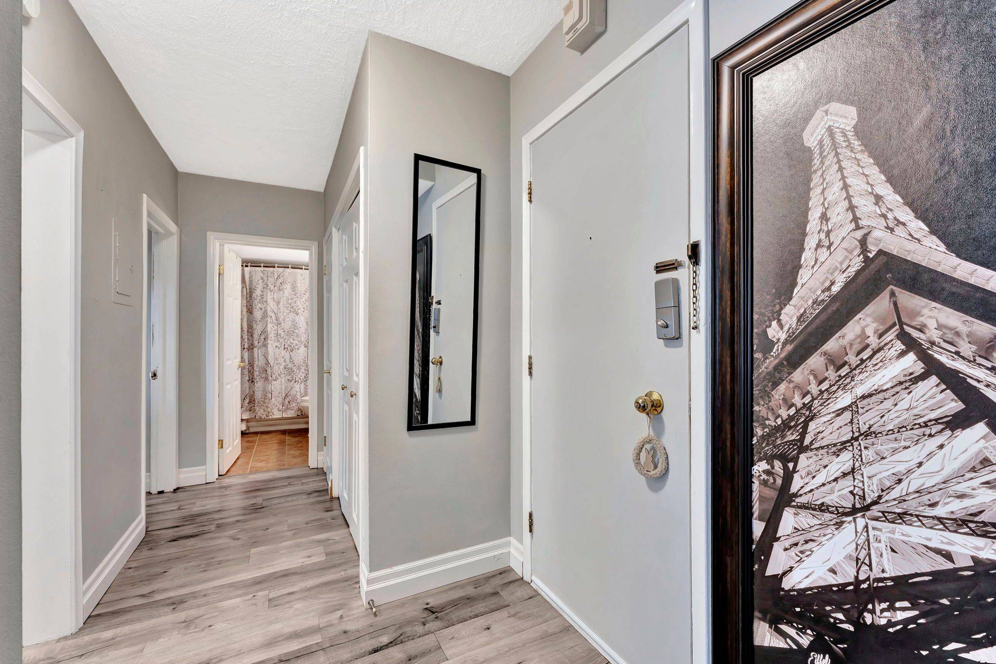 Hamilton, ON L8K 4E3,11 Woodman DR S #307
