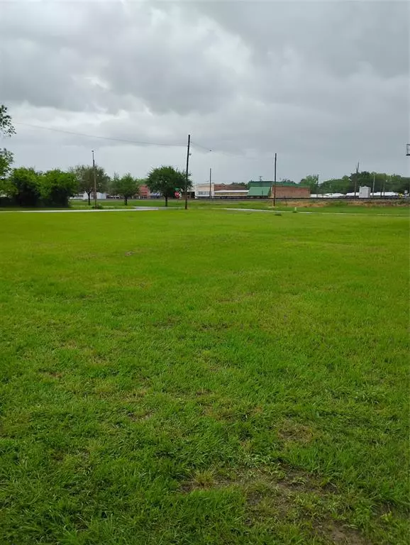 300 SE Front Street, Edgewood, TX 75117