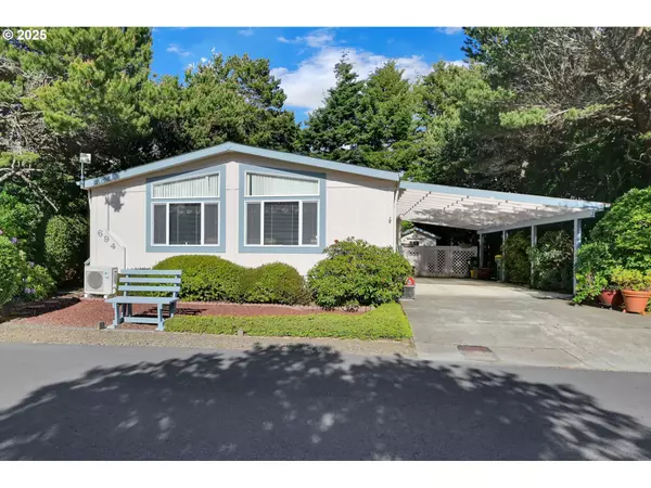 1601 RHODODENDRON DR #694, Florence, OR 97439