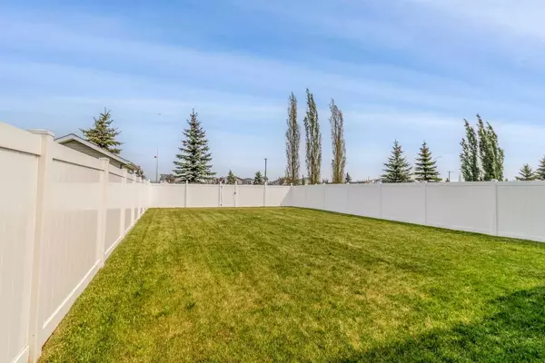 Penhold, AB T0M 1R0,66 Henderson CRES
