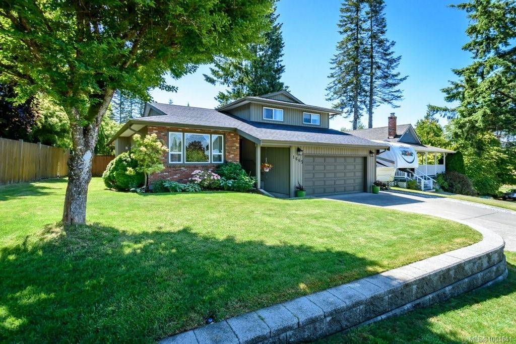 1665 Chester Pl, Comox, BC V9M 1A9