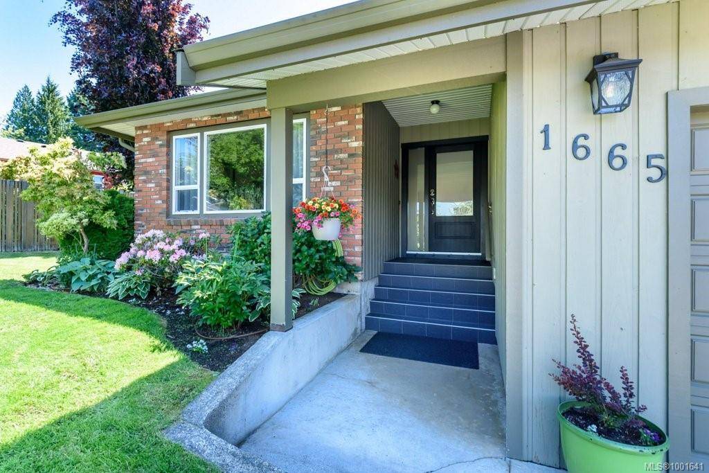 Comox, BC V9M 1A9,1665 Chester Pl