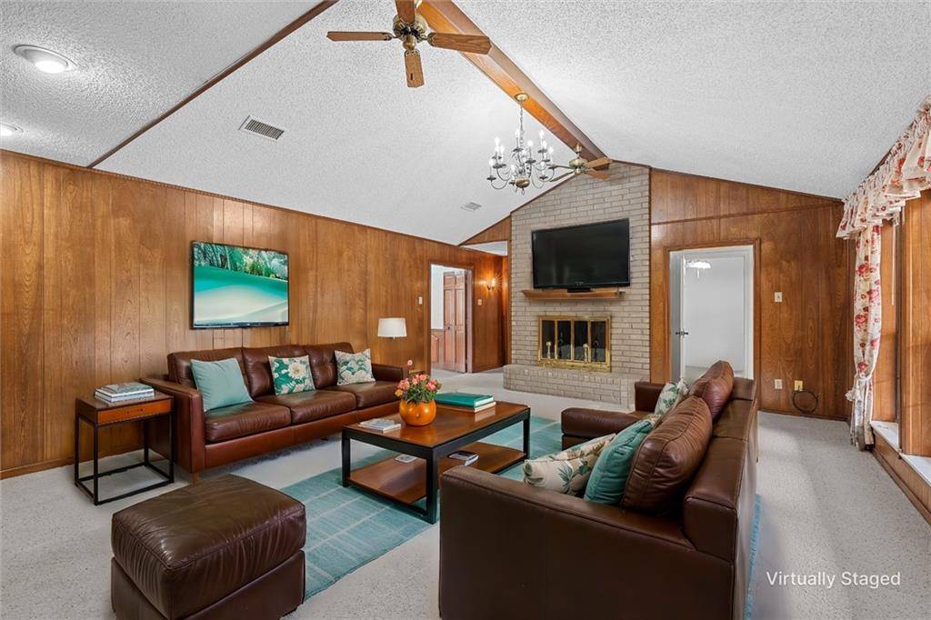 Woodway, TX 76712,9901 Oak Ridge Circle