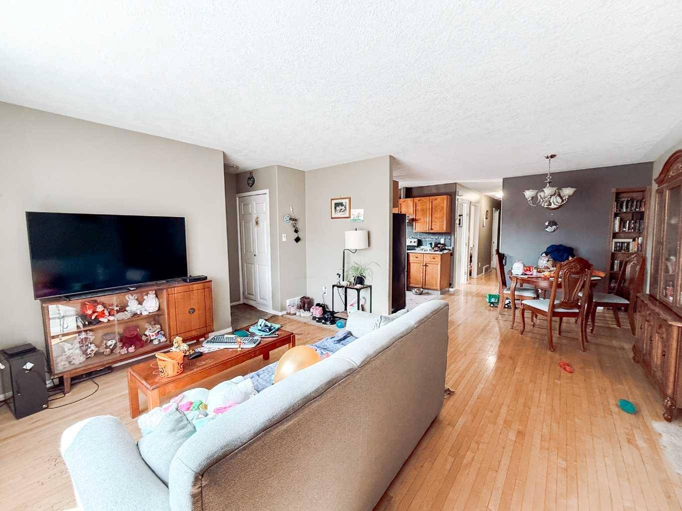 Grande Prairie, AB T8V 4L6,9636 77 AVE
