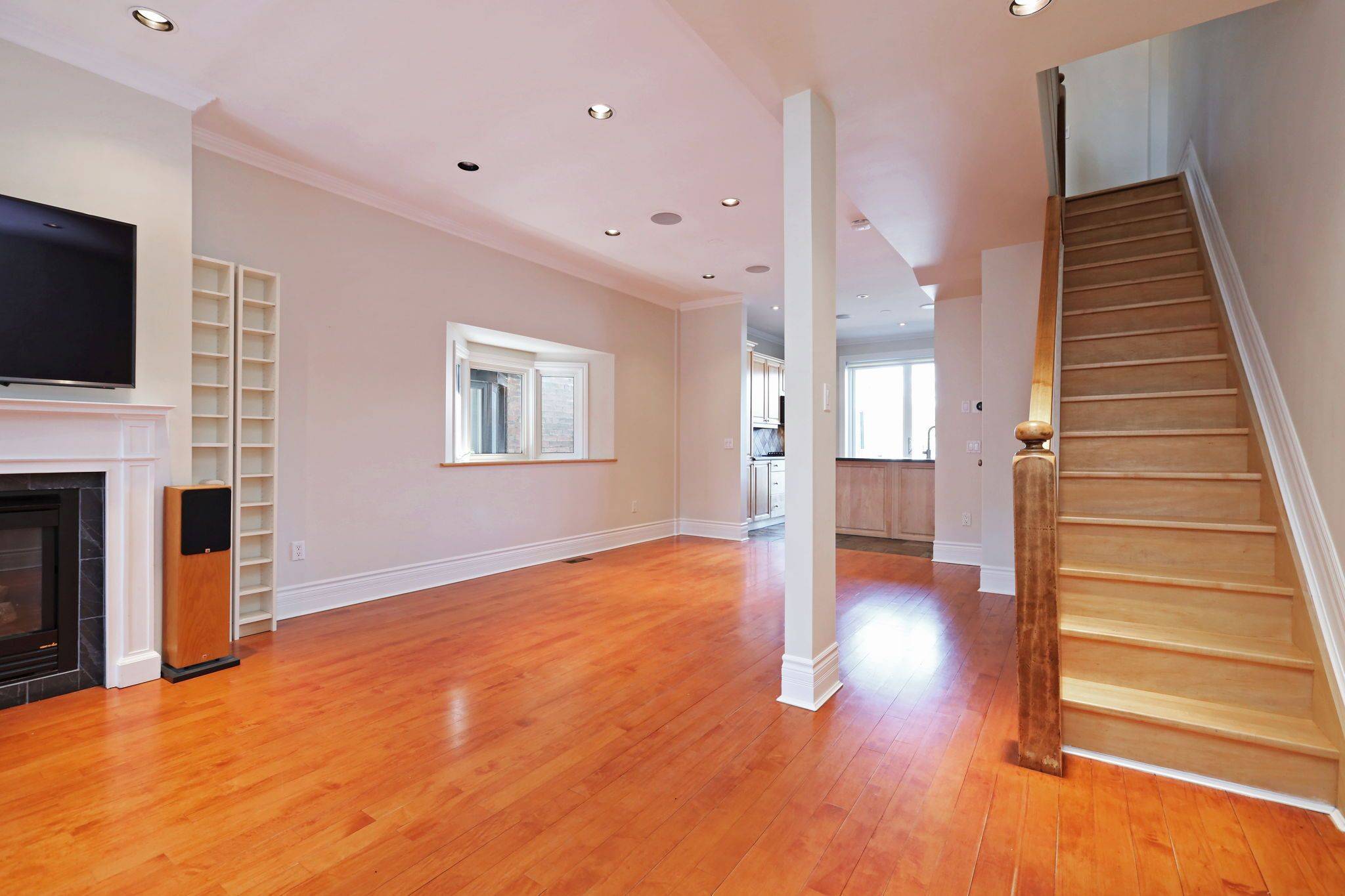 Toronto E01, ON M4K 1M2,28 Garnock AVE #Main