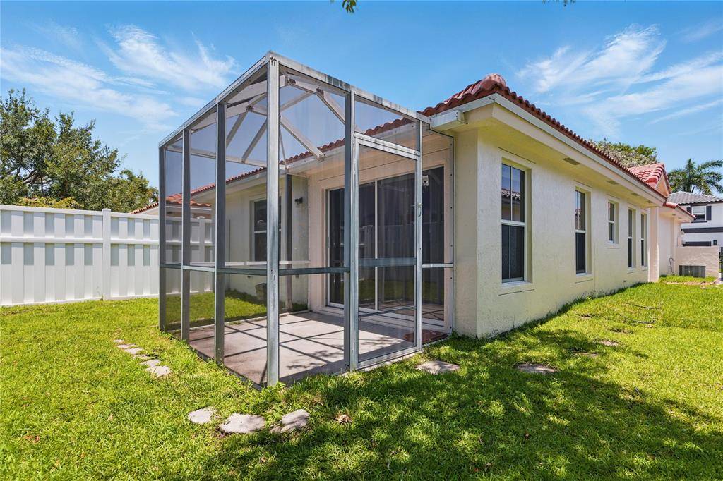 Plantation, FL 33317,319 NW 74th Way