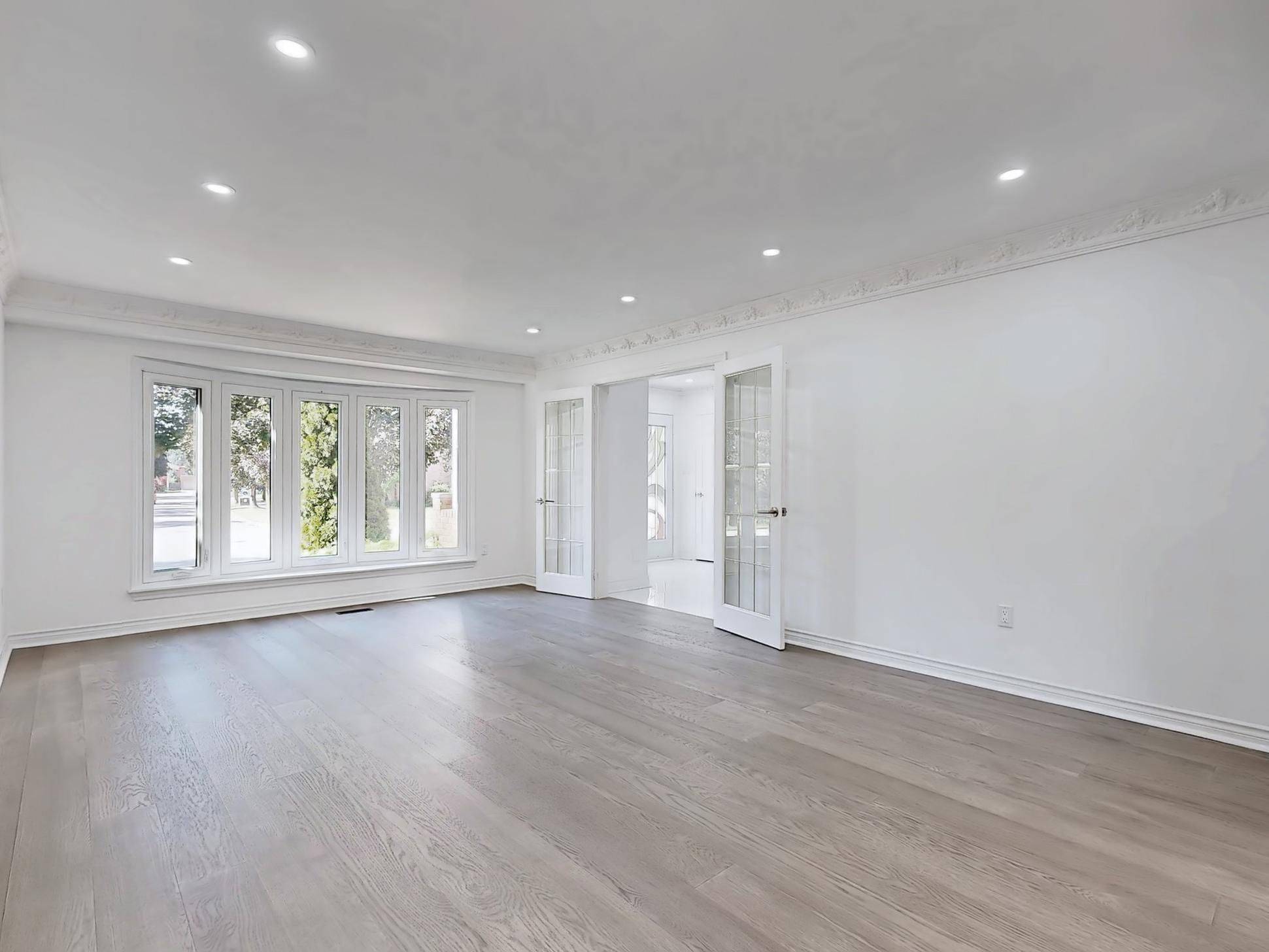 Richmond Hill, ON L4B 1Z2,22 A Waltham CRES