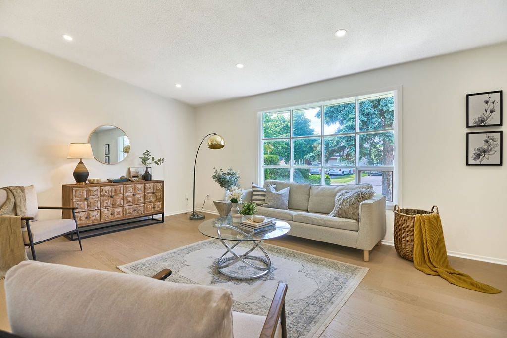 Kanata, ON K2L 2K4,77 Seabrooke DR