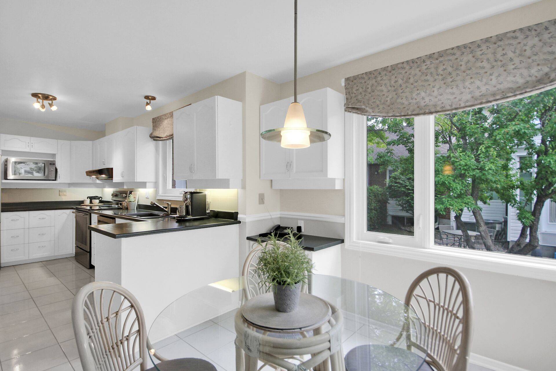 Stittsville - Munster - Richmond, ON K2S 1C8,20 Grand Cedar CT