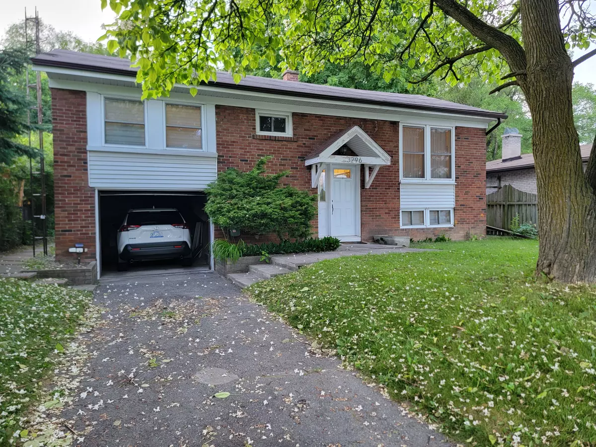 Toronto E09, ON M1H 1A6,3296 Lawrence AVE E