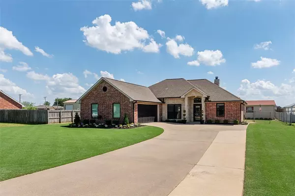 Mabank, TX 75147,306 E Pine Street