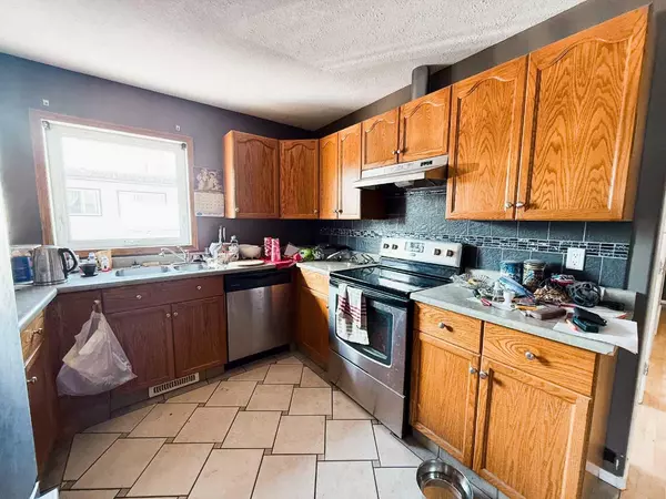Grande Prairie, AB T8V 4L6,9636 77 AVE