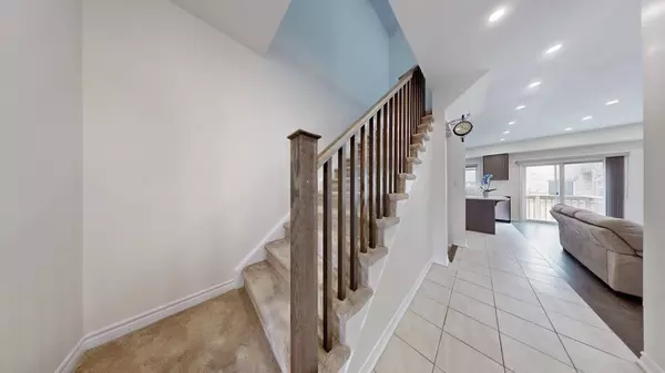Hamilton, ON L8B 1W4,124 Mosaic DR