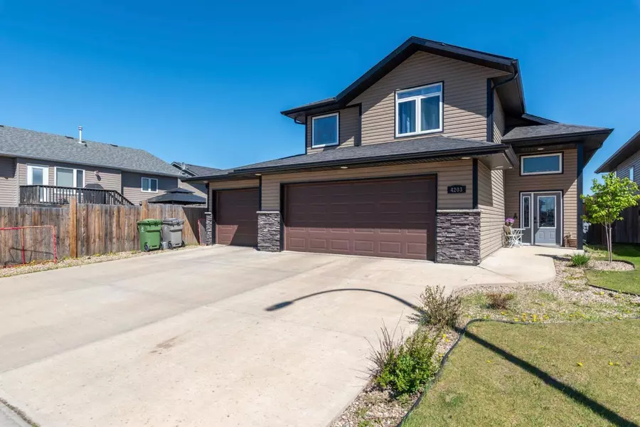 4203 74 AVE, Lloydminster, AB T9V2H7