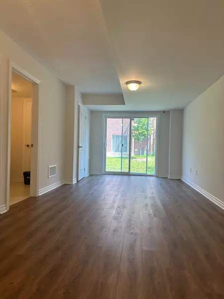 112 Gordon CIR, Newmarket, ON L3Y 0C9