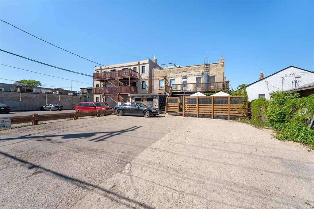 684 Osborne ST, Winnipeg, MB R3L 2C2