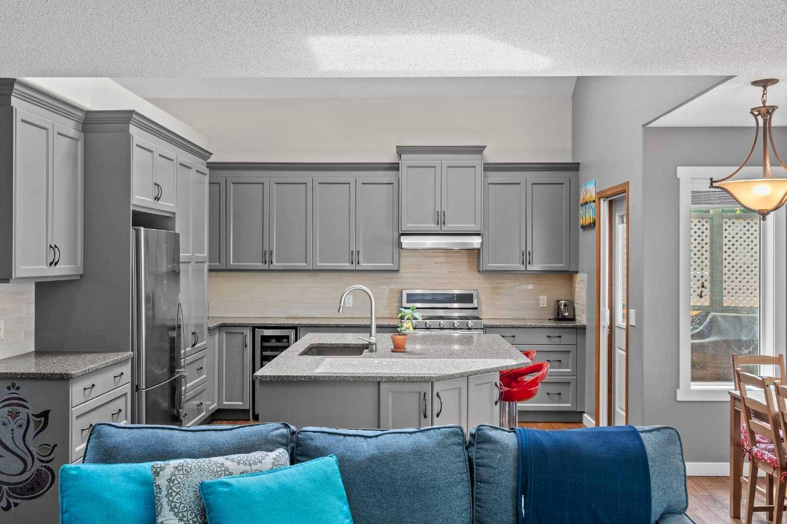 Calgary, AB T2Z 2T2,32 Douglas Ridge GN SE