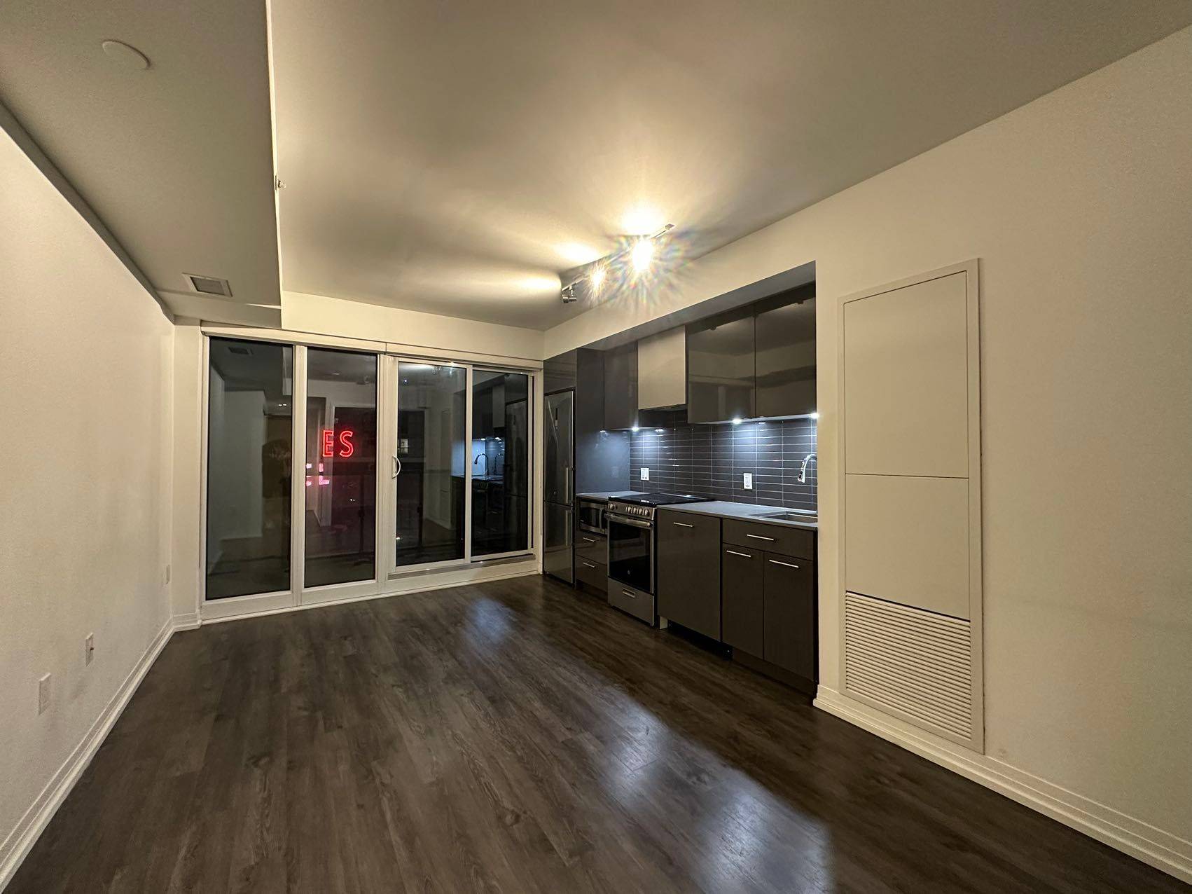 Toronto C08, ON M5B 2C2,251 Jarvis ST #514