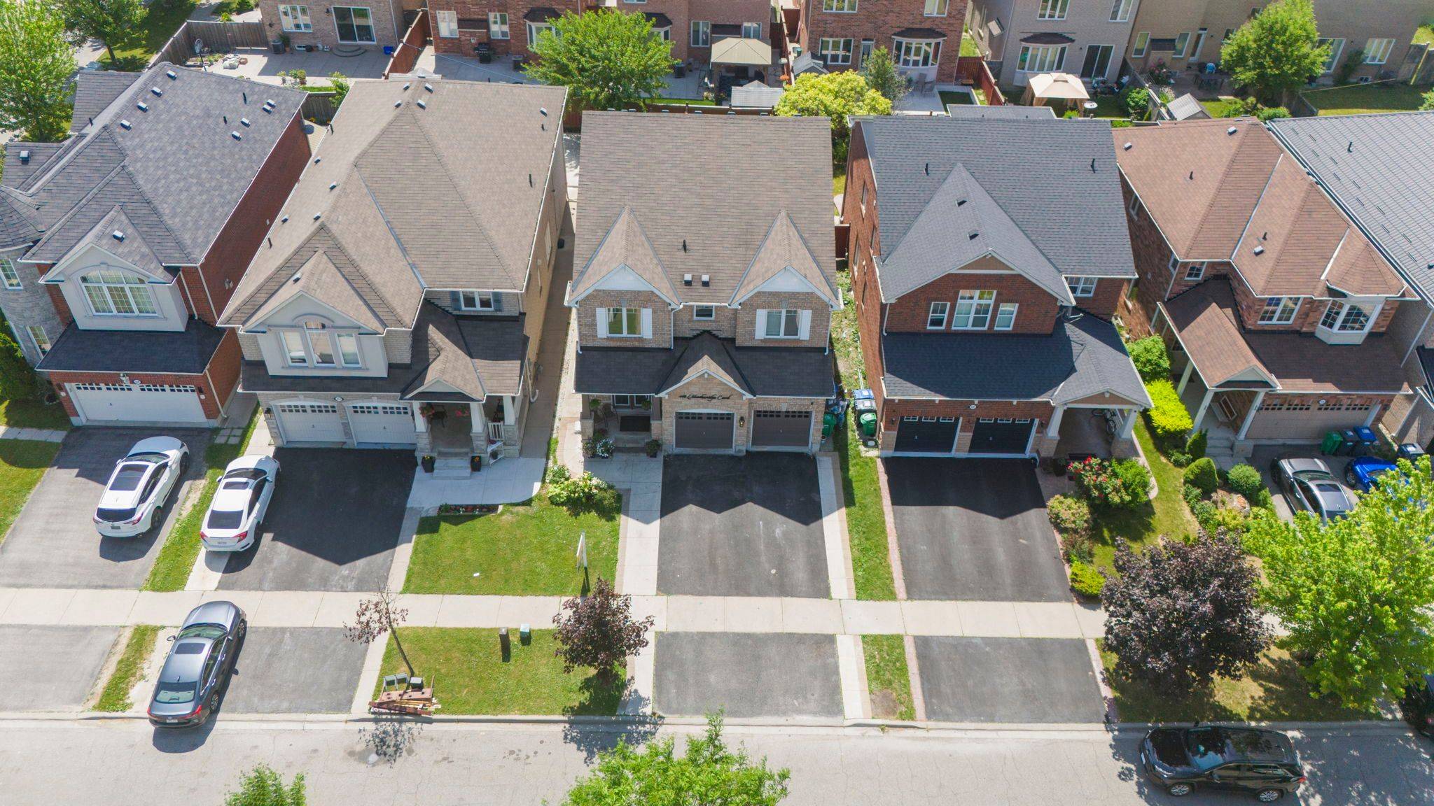 Mississauga, ON L5W 0B6,416 Meadowridge CT