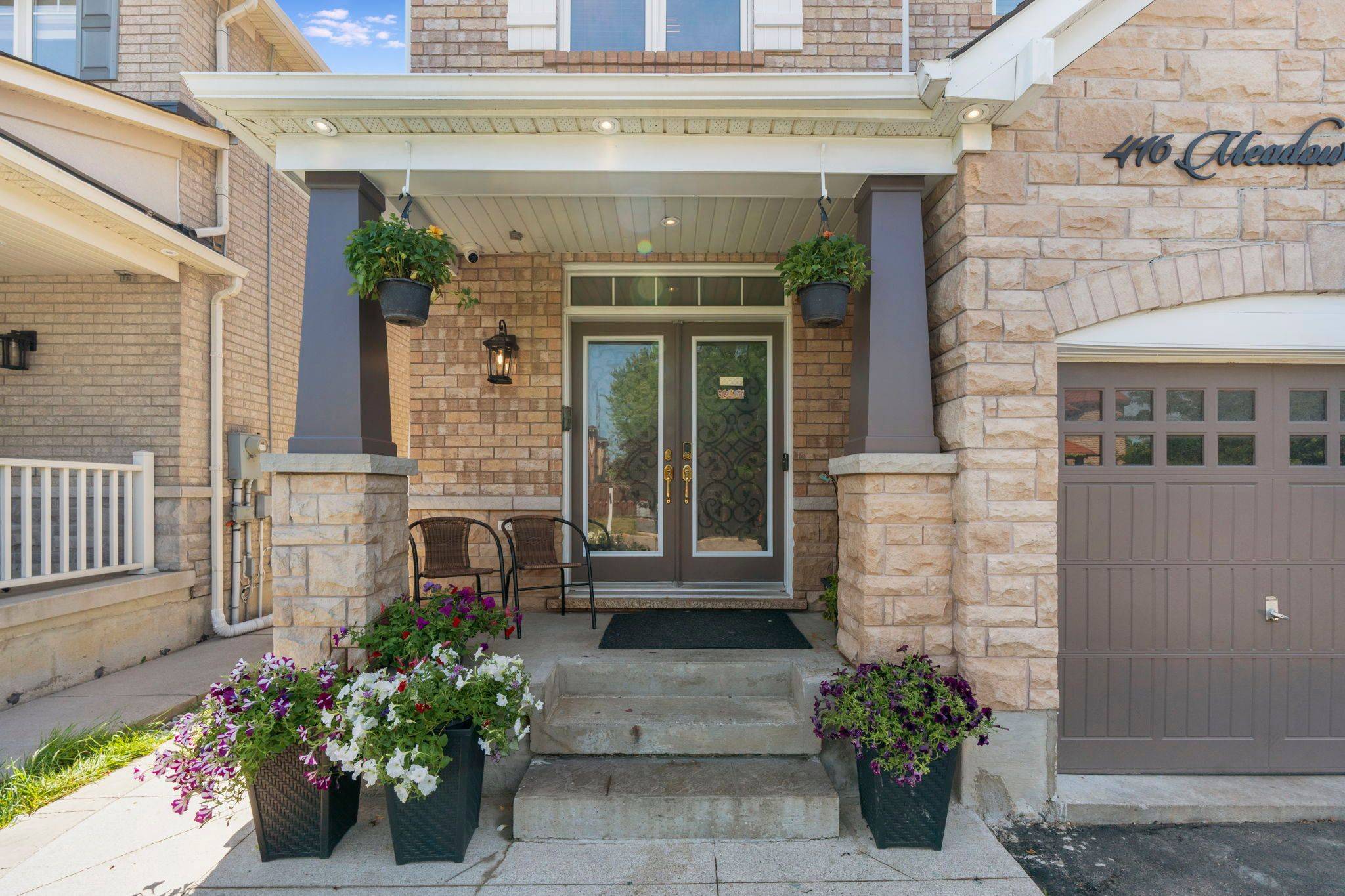 Mississauga, ON L5W 0B6,416 Meadowridge CT