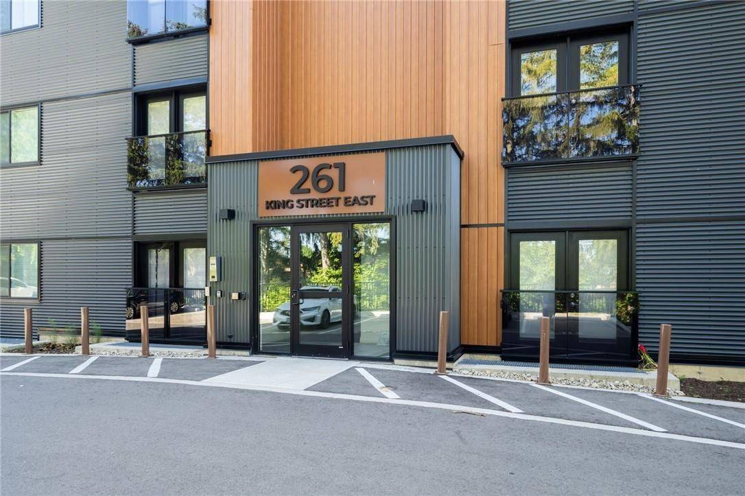 Hamilton, ON L8G 1L9,261 KING ST #301 - 3A