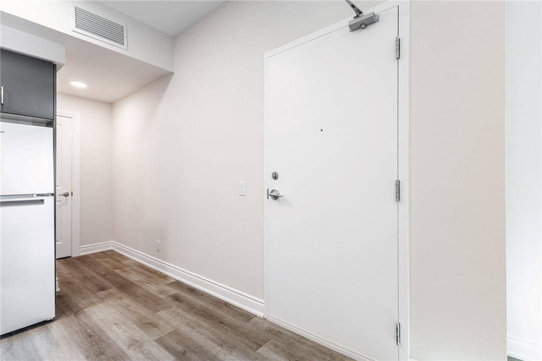 Hamilton, ON L8G 1L9,261 KING ST #301 - 3A
