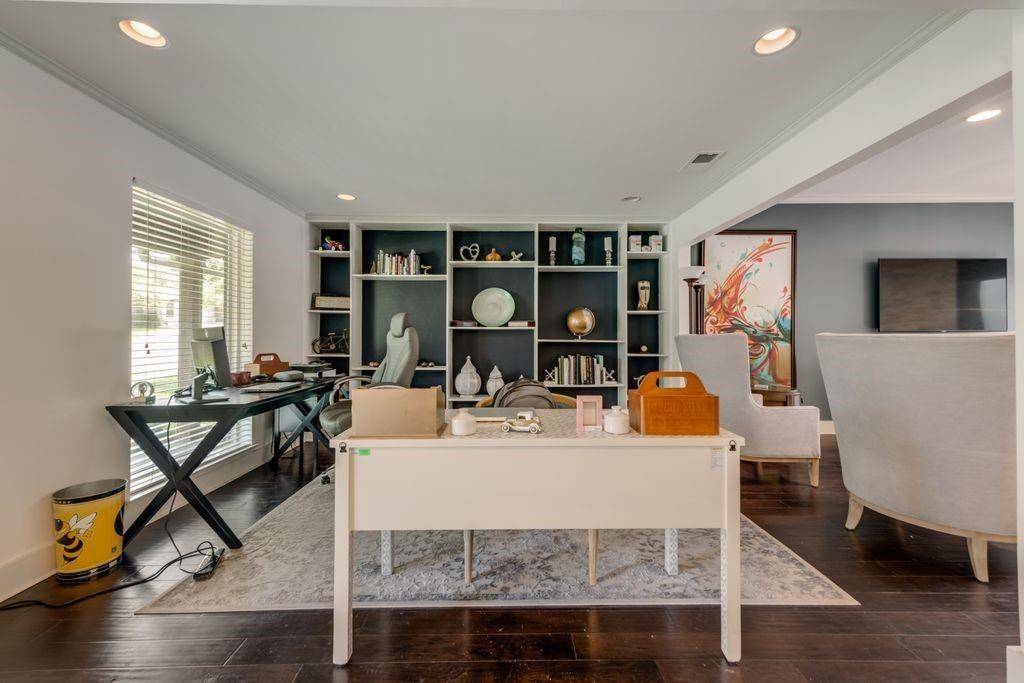 Dallas, TX 75243,9178 Glen Springs Drive