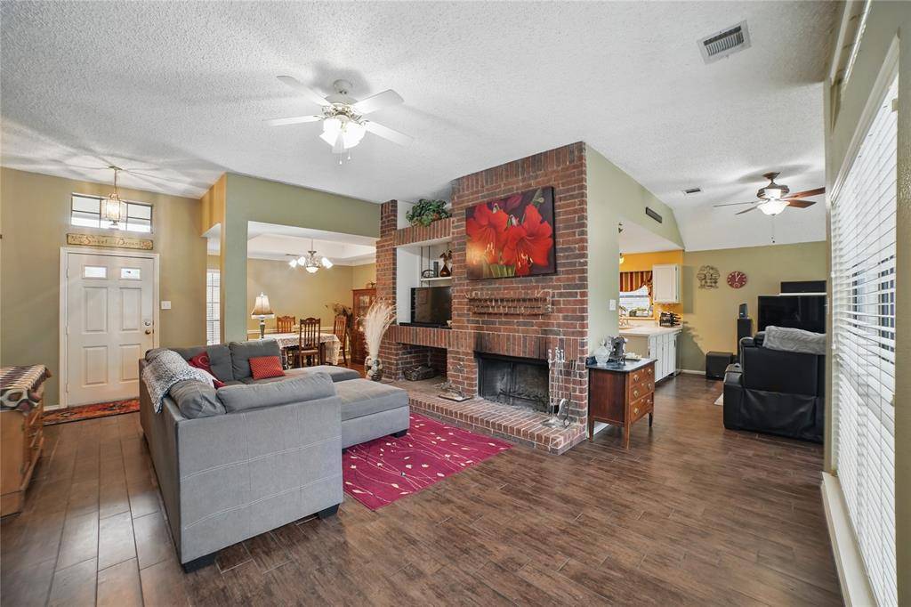 Mesquite, TX 75181,911 Crest Meadow Lane