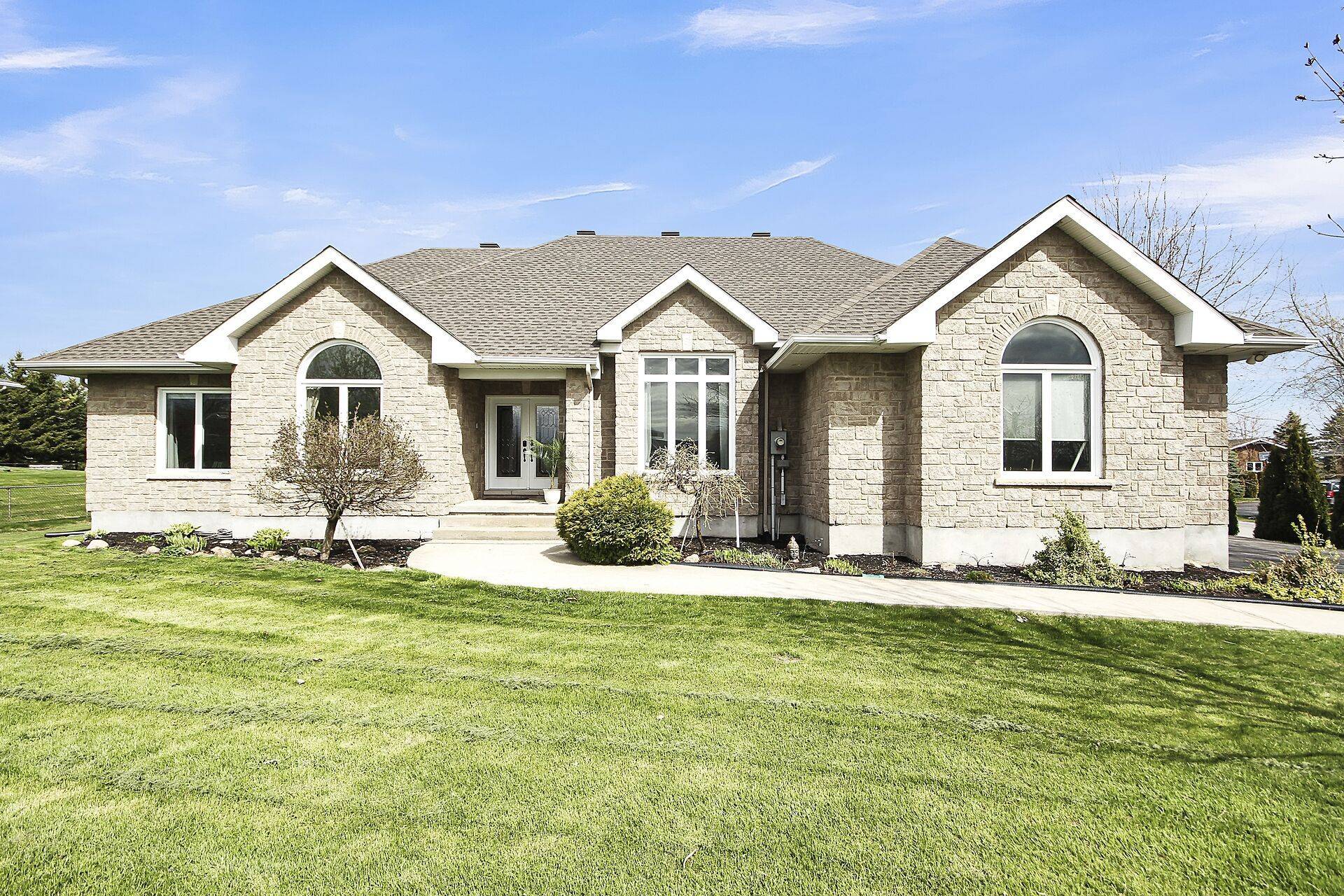 Manotick - Kars - Rideau Twp And Area, ON K0A 2T0,2127 Trailwood DR
