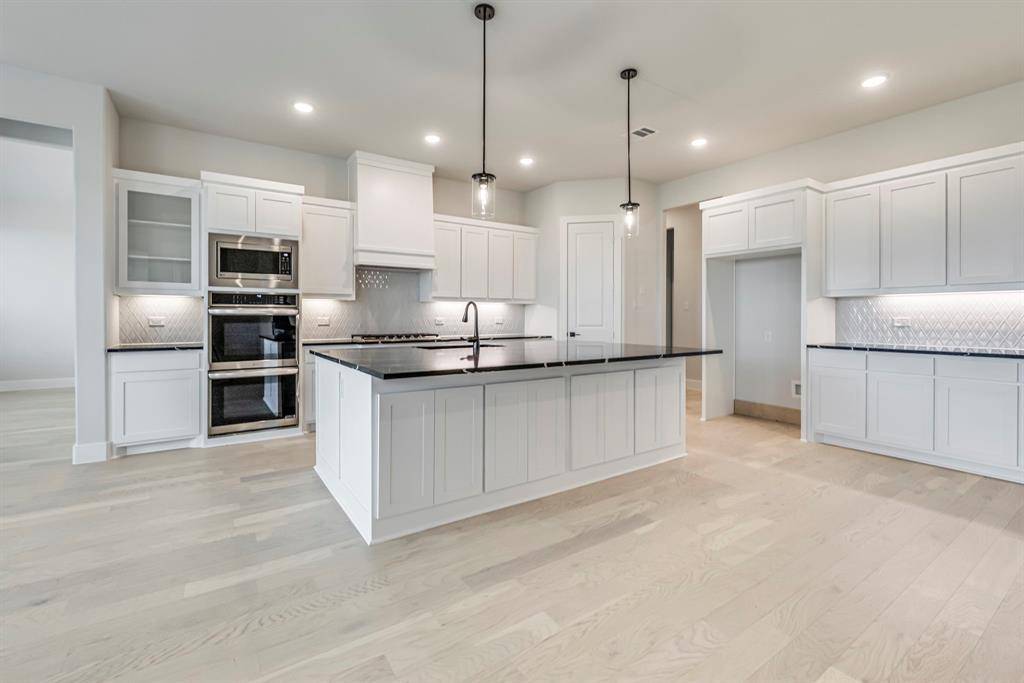 Waxahachie, TX 75165,211 Lakota Parkway