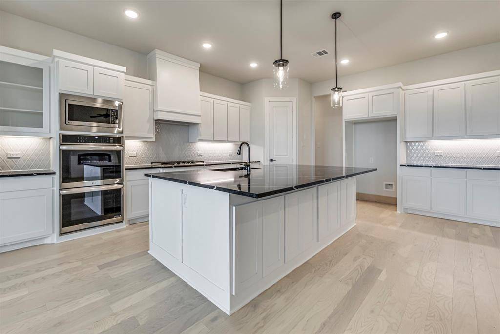Waxahachie, TX 75165,211 Lakota Parkway