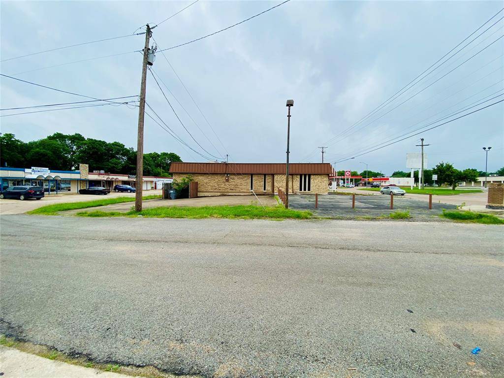 Lancaster, TX 75146,918 N Dallas Avenue