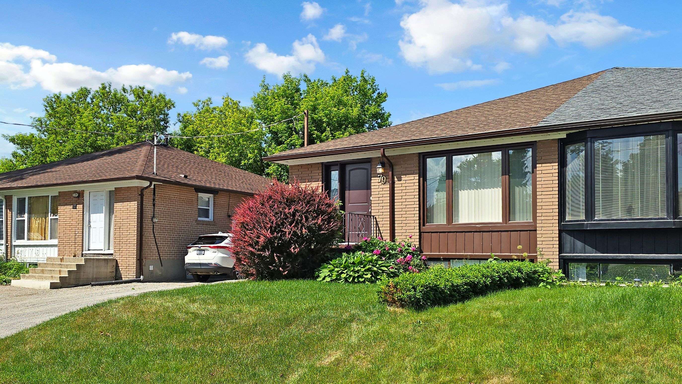 Newmarket, ON L3Y 2T5,79 Walter AVE