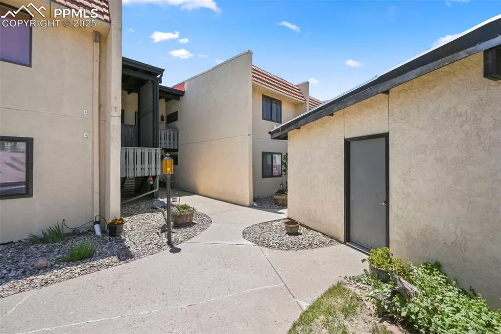 Colorado Springs, CO 80904,934 Fontmore RD #C
