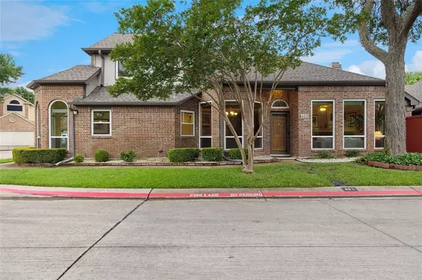 422 Arbor Creek Drive, Euless, TX 76039