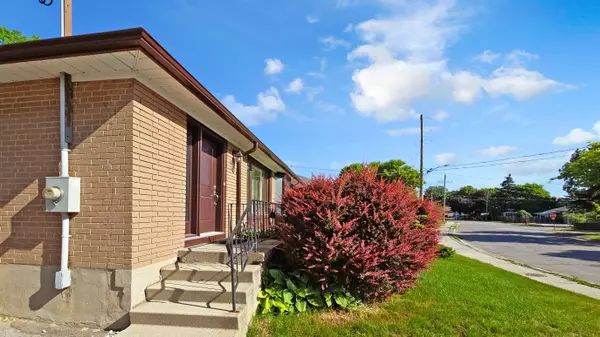 Newmarket, ON L3Y 2T5,79 Walter AVE