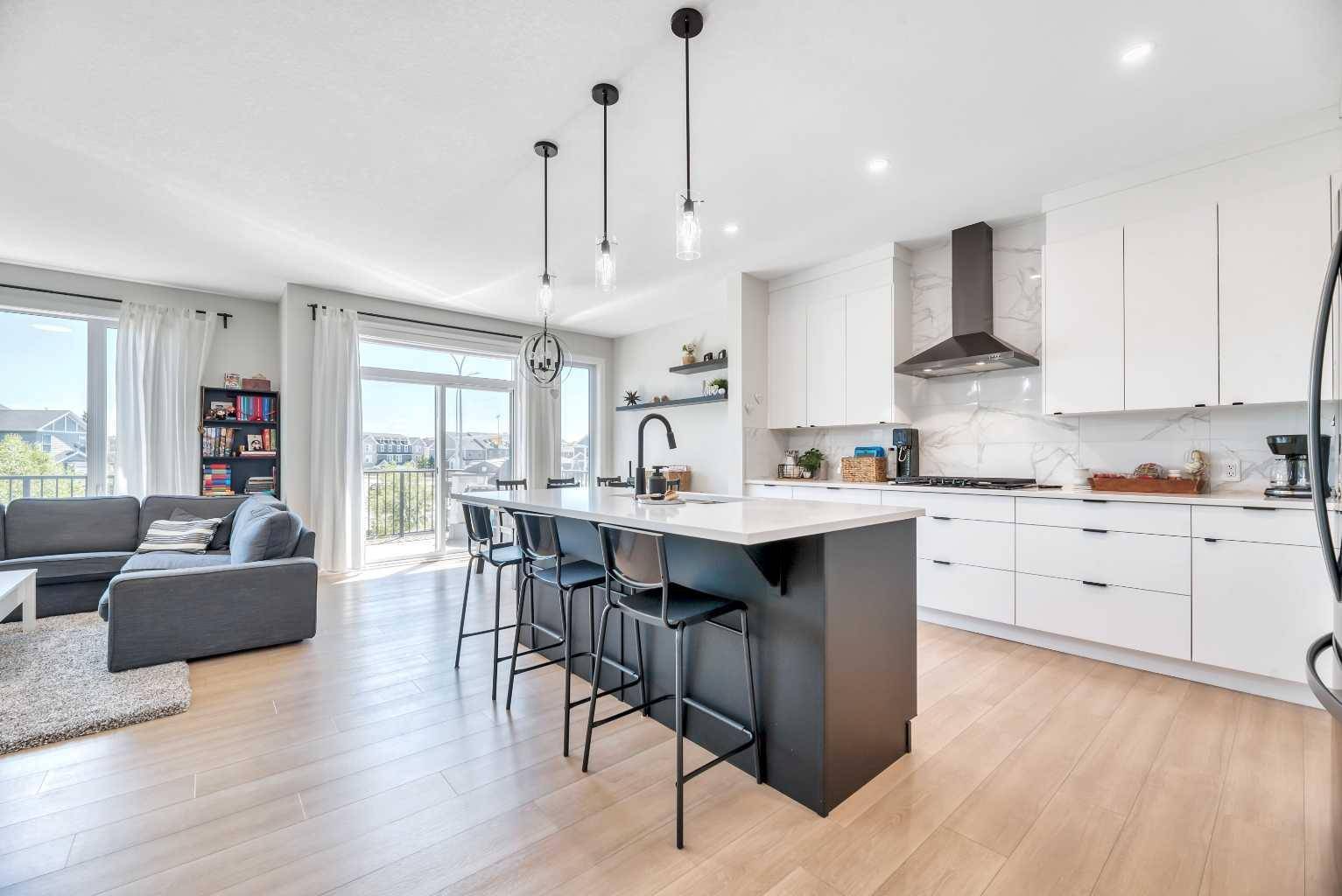 Airdrie, AB T4B 5G1,656 Reynolds CRES Southwest