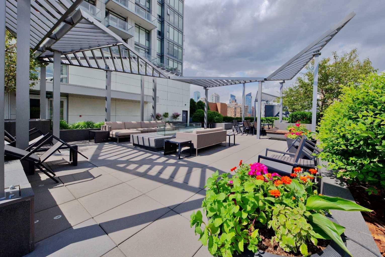 930 16 AVE Southwest #2101, Calgary, AB T2R 1C2